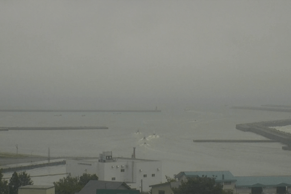 Alerta de Tsunami en Japón: Terremoto de 8.0 Cerca de Rusia Desencadena Advertencia video poster