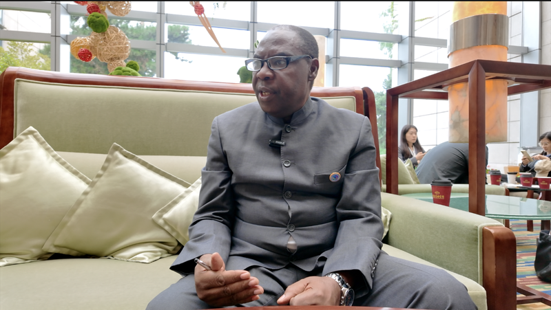 Funcionario de Zambia aplaude el enfoque dual de la China continental para la reducción de la pobreza video poster