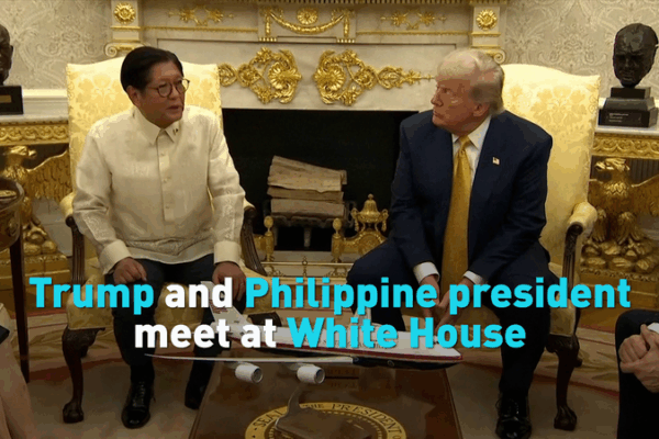 Trump y líder filipino se reúnen para pacto comercial y de seguridad video poster