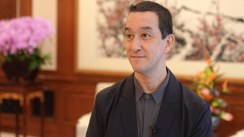 Unidad global a través del sonido: Cofundador de museo en Pekín video poster