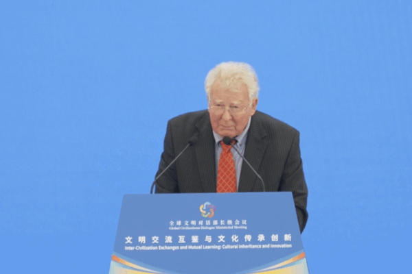 Celebrando las diferencias: ¿Pueden unirnos? video poster