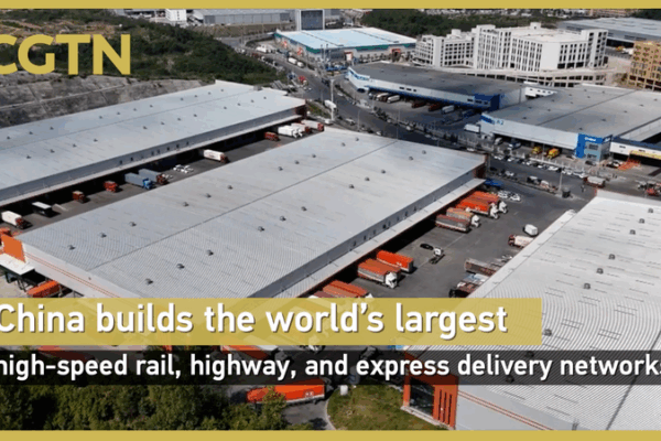 El continente chino lanza la red más grande de ferrocarriles y carreteras video poster