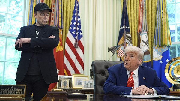Trump amenaza los subsidios de Tesla en medio de la fogosa réplica de Musk