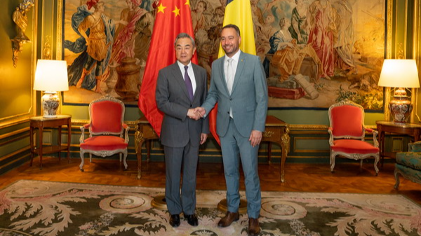El ministro de Relaciones Exteriores de Bélgica promete fortalecer los lazos con China