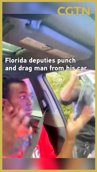 Impactante arresto en Jacksonville: video viral genera acalorado debate Impactante_arresto_en_Jacksonville__video_viral_genera_acalorado_debate video poster