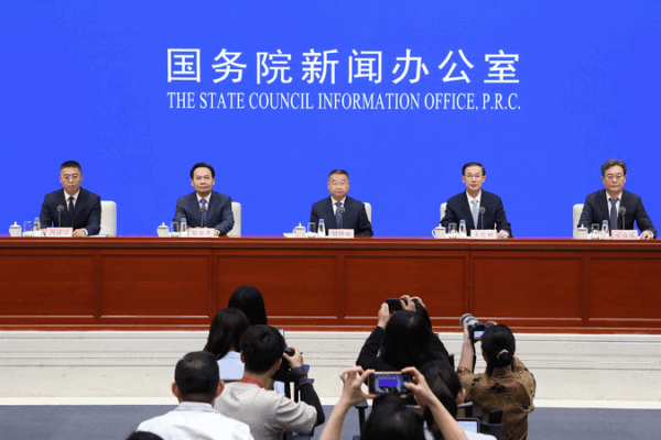 Los ingresos fiscales de China continental se dispararán: 155 billones de yuanes en el 14° Plan Quinquenal