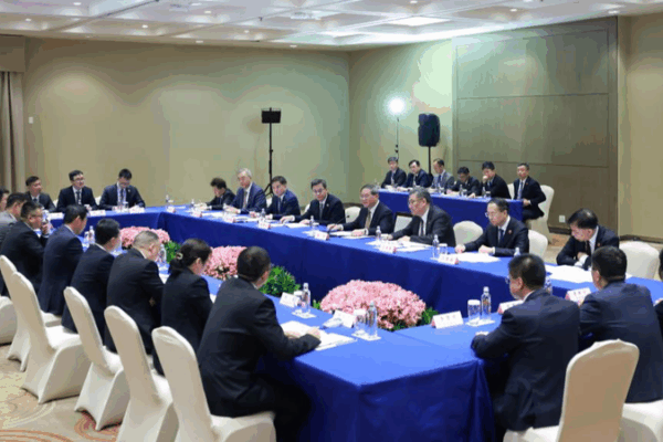 La economía china sigue fuerte: Li Qiang optimista sobre el crecimiento global