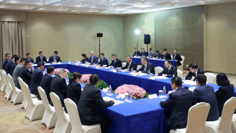 La economía china sigue fuerte: Li Qiang optimista sobre el crecimiento global