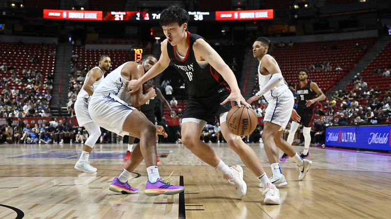Novato_Chino_Yang_Hansen_Brilla_en_su_Debut_en_la_NBA_Summer_League