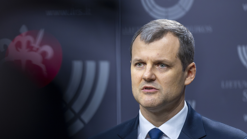 Renuncia el primer ministro lituano en medio de una ruptura de la coalición y una investigación