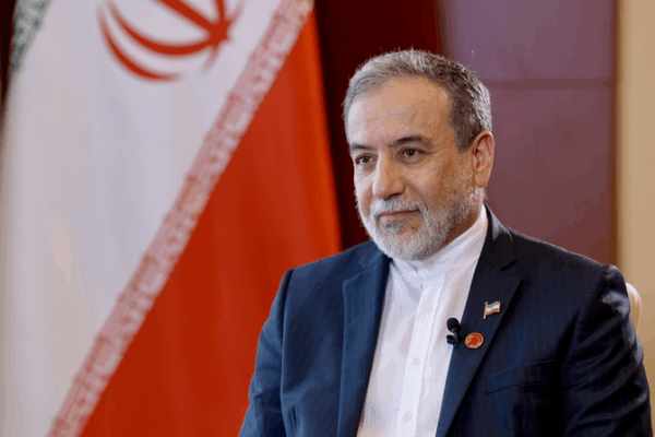 El canciller de Irán defiende la OCS, el alto el fuego y los diálogos nucleares