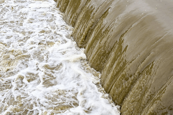 La primera gran inundación de 2025 golpea el río Luanhe en el territorio continental chino
