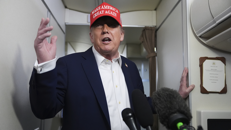Trump_emite_cartas_de_tarifas_con_tasas_de_hasta_el_70_