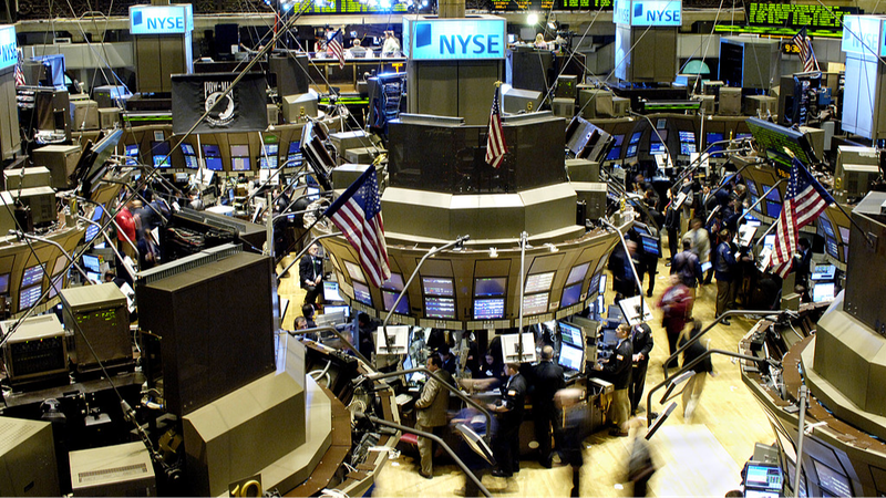 Acciones estadounidenses mixtas mientras el acuerdo comercial impulsa ganancias tecnológicas