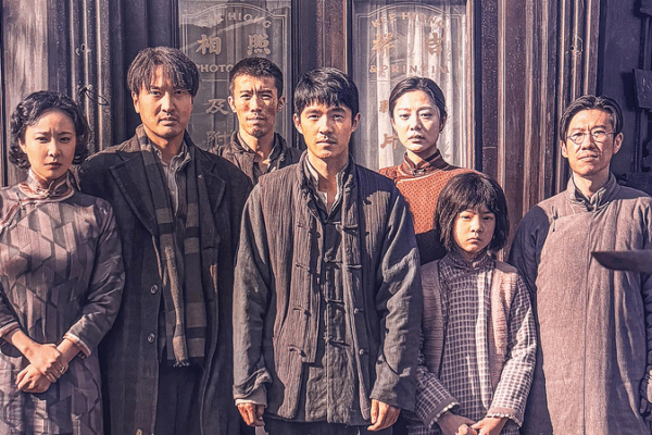 Muerto en su Derecho: Película de guerra global cautiva a las audiencias