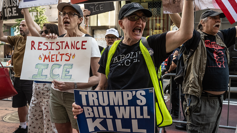 Día de la Independencia en Caos: Nación en Conflicto