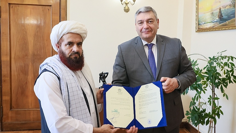 Moscú reconoce al gobierno interino afgano en un histórico movimiento diplomático