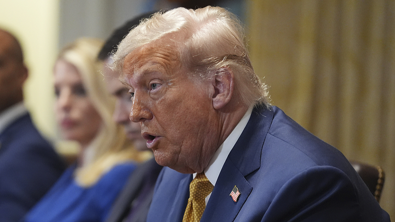 Trump aplica firmemente la fecha límite para aranceles: 1 de agosto de 2025