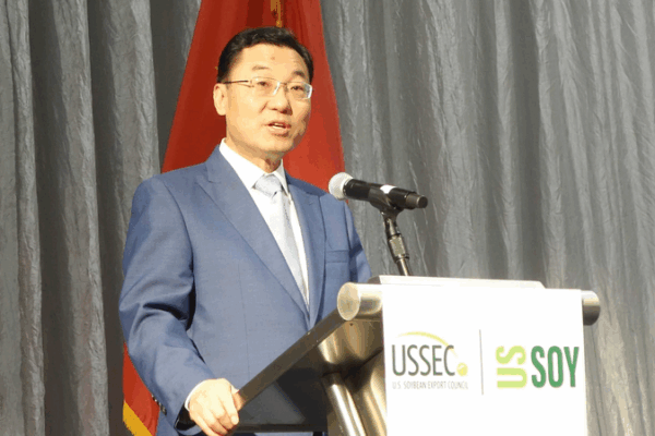 Embajador Chino: Los agricultores no deberían cargar con los costos de la guerra comercial