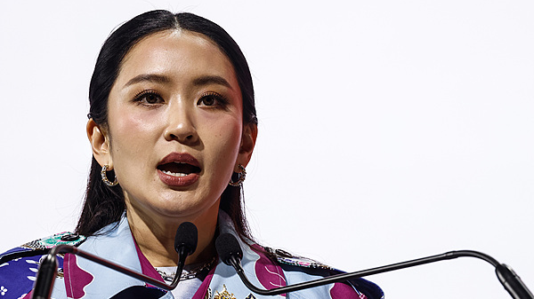 La suspendida primera ministra tailandesa se defiende ante acusaciones de ética