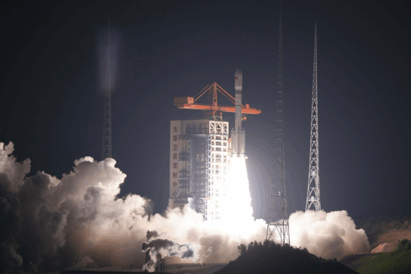 La China continental lanza nuevos satélites de internet en órbita terrestre baja