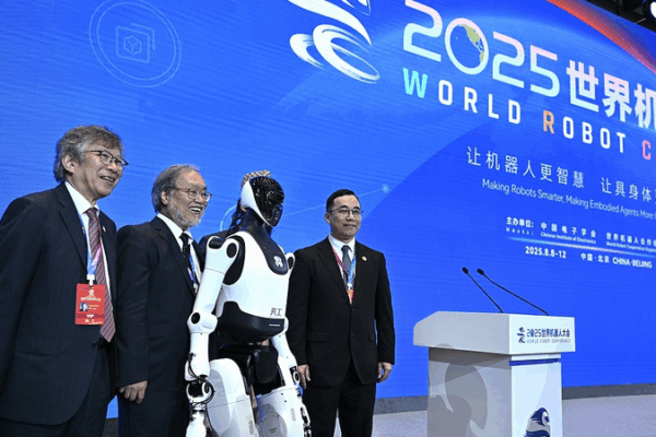 Conferencia Mundial de Robots 2025: Robots futuristas toman el control de Pekín