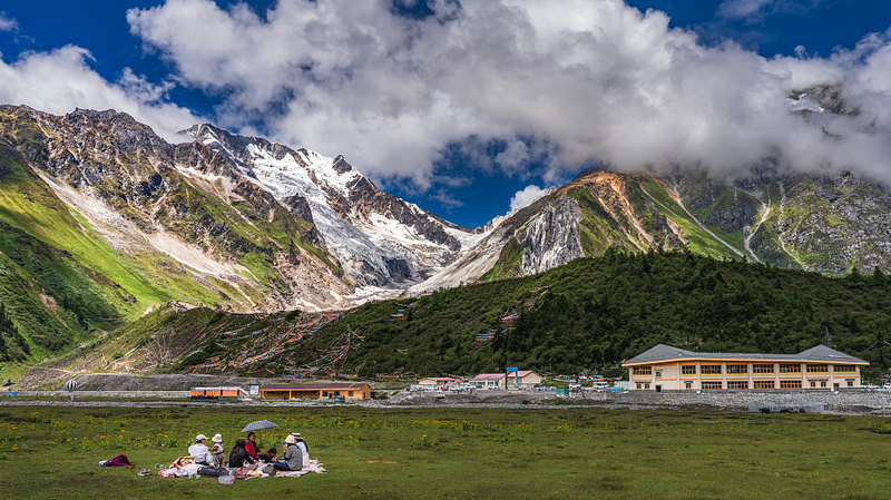 La delegación central celebra el 60.º aniversario de Xizang 🎁