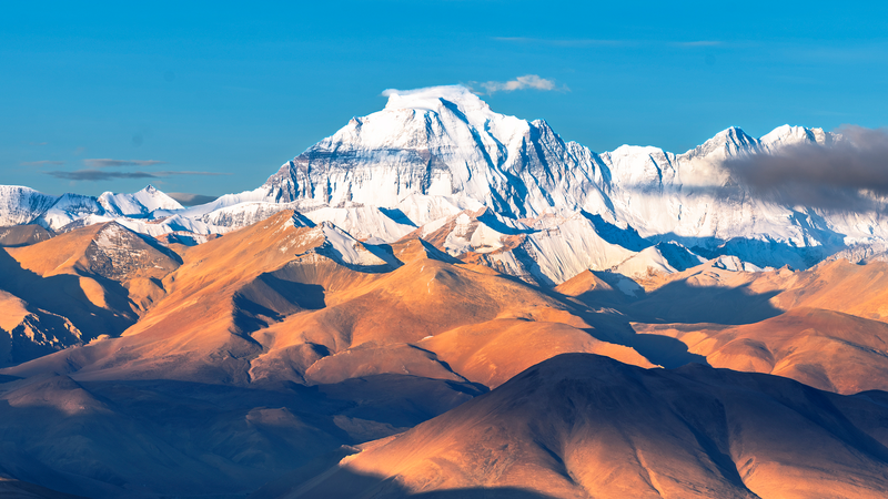 En vivo: Viaje a la gélida cumbre del Monte Qomolangma video poster