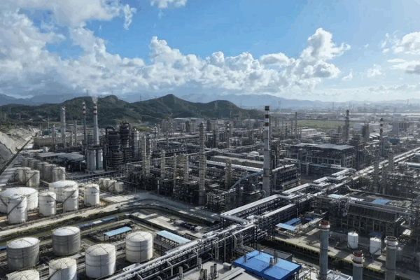 CNOOC completa megacomplejo de refinería y petroquímica en Zhejiang