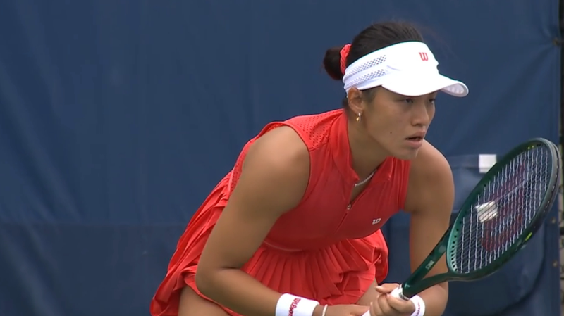 Cuatro_del_continente_chino_cerca_del_cuadro_principal_del_Abierto_de_EE__UU_