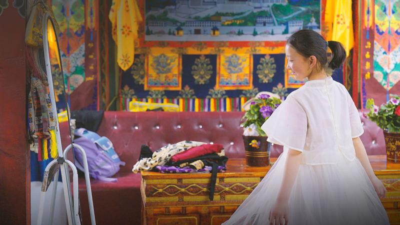 De la Cebada de las Tierras Altas a la Alta Costura: El Sueño de Pasarela de Tenzin video poster