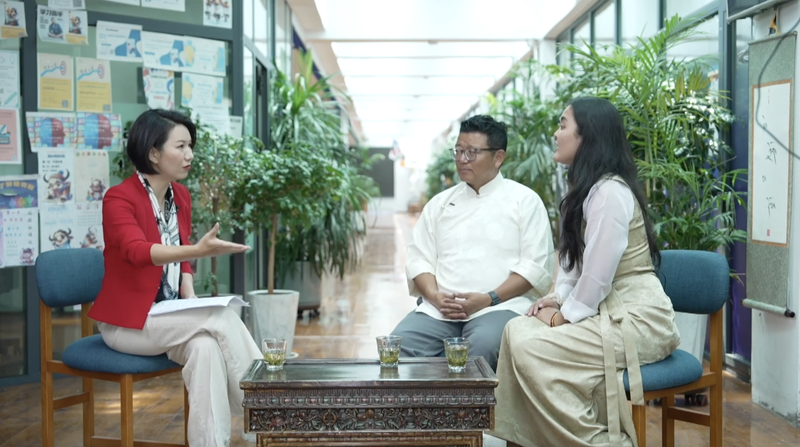 La generación del “¿Por qué no?” de Lhasa: La juventud de Xizang se globaliza video poster