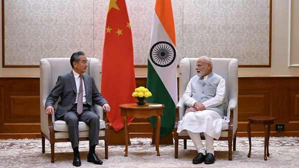 Diálogo en Delhi: Modi se reúne con Wang Yi para fortalecer lazos entre India y China