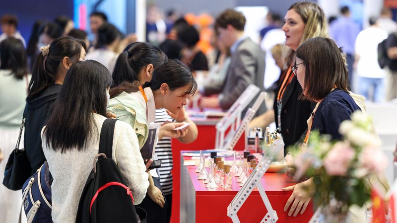 La economía resiliente de China continental prospera en medio de la presión global