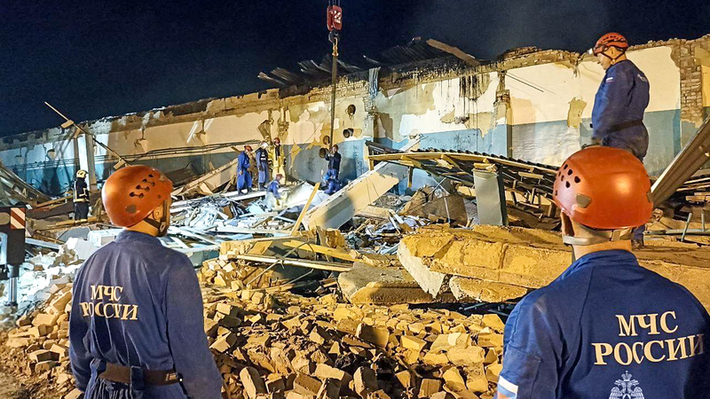 11 muertos, 130 heridos en incendio de fábrica en Rusia