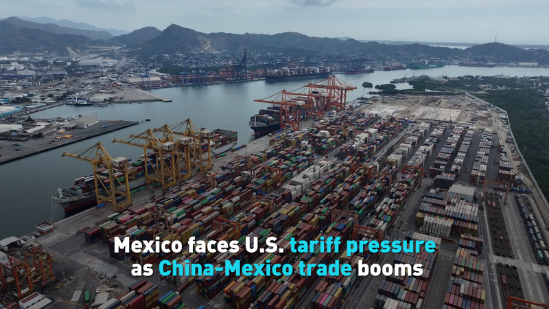 Tensión Arancelaria: México bajo presión de EE.UU. mientras el comercio con China se dispara video poster