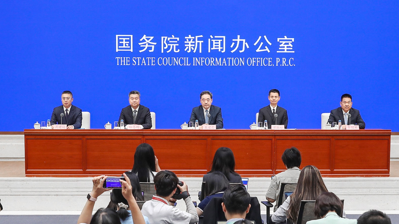 China impulsa la transición mundial hacia la energía verde 🚀