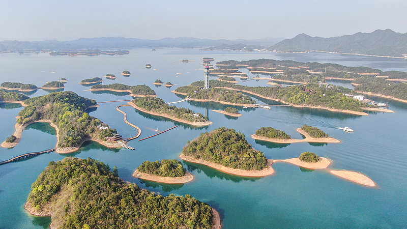 Descubre el Mar Oeste de la Montaña Lushan: Serenidad en Jiangxi video poster
