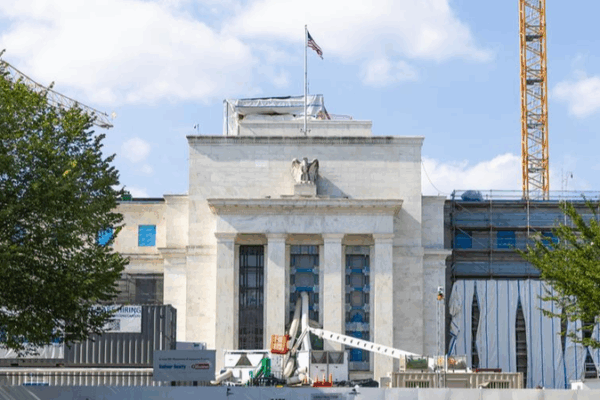 La confrontación de Trump con la Fed sacude la confianza en el dólar