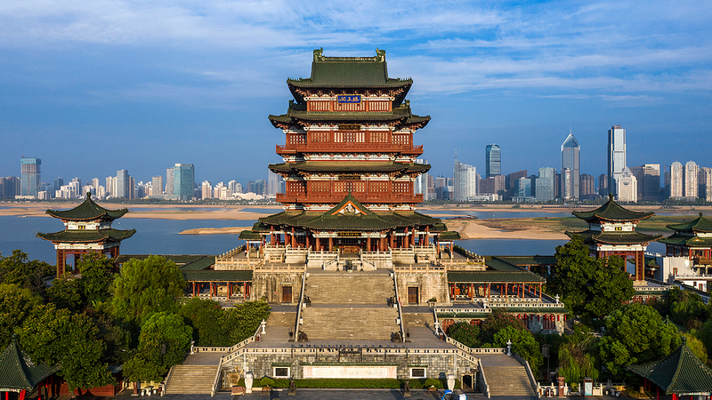 Explorando el Atemporal Pabellón del Príncipe Teng en Nanchang video poster