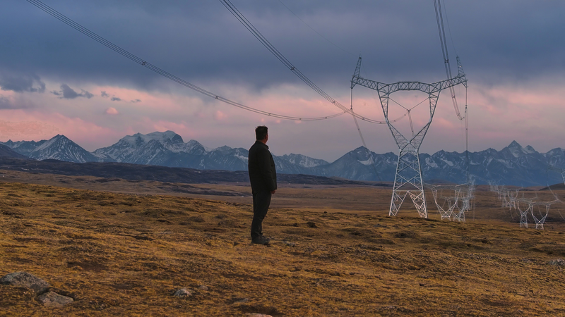 Iluminando el Altiplano: La Carretera Eléctrica de Pasang Tsering a 5,000 m video poster