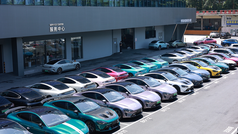 China endurece las reglas de seguridad para vehículos eléctricos inteligentes tras accidente del Xiaomi SU7