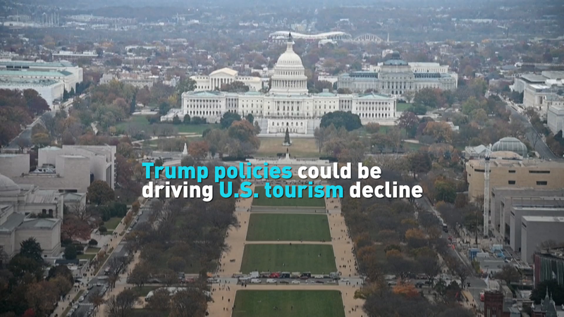 Las políticas de Trump impactan el turismo en EE. UU.: llegan menos visitantes video poster