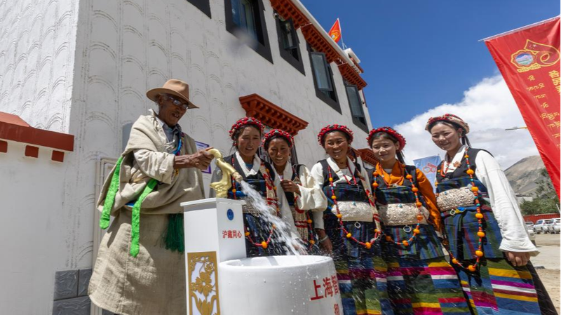 Xizang__De_la_servidumbre_a_un_nuevo_amanecer