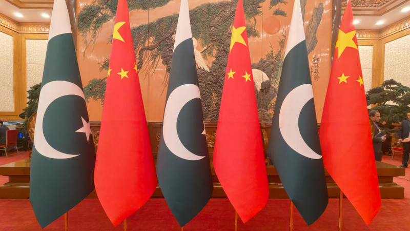 Xi Jinping se reúne con el primer ministro paquistaní Shehbaz Sharif en Beijing 🤝
