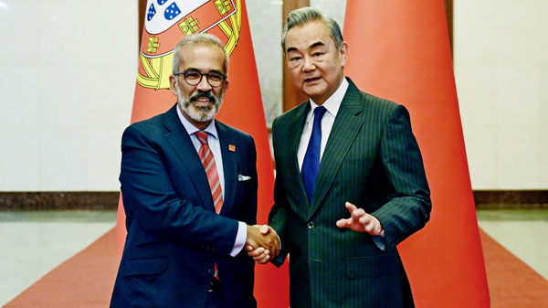 China y Portugal fortalecen lazos mientras el canciller Wang Yi se reúne con Paulo Rangel
