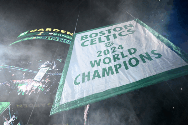 ¿Está Mal Nombrado el Título de la NBA? El Debate de 'Campeones Mundiales' se Enciende en el EuroBasket 2025 video poster