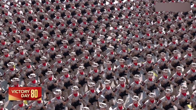 Milicia de Mujeres Toma el Centro del Escenario en el Desfile del Día V video poster