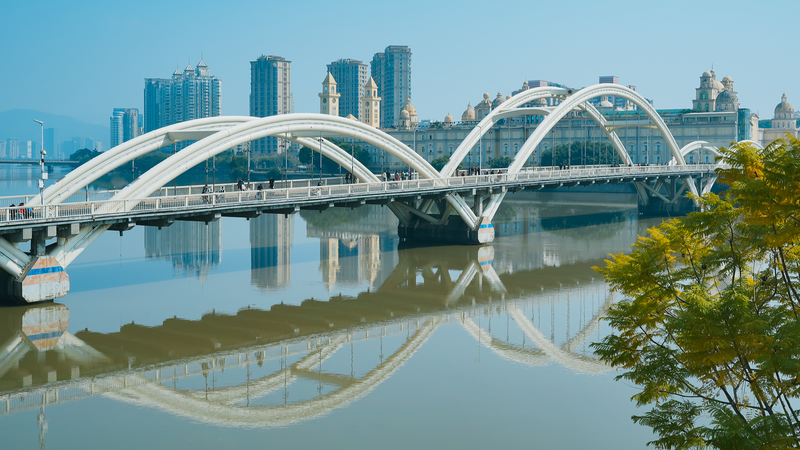 Descubre el Puente Jiefang de Fuzhou: Una Leyenda Viva del Río