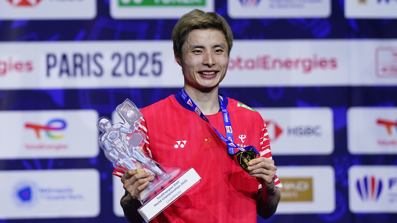 Shi Yuqi conquista su primer título mundial de bádminton en París